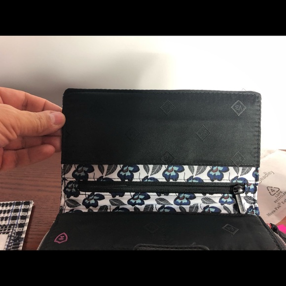 Vera Bradley Wristlet w: Tons of Pockets/Space ! - Picture 5 of 12